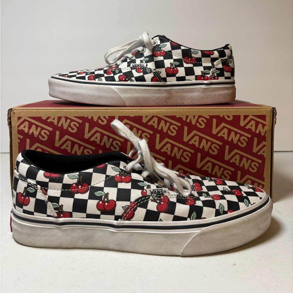 VANS Women’s Doheny Cherry Checkered shoes size 7
